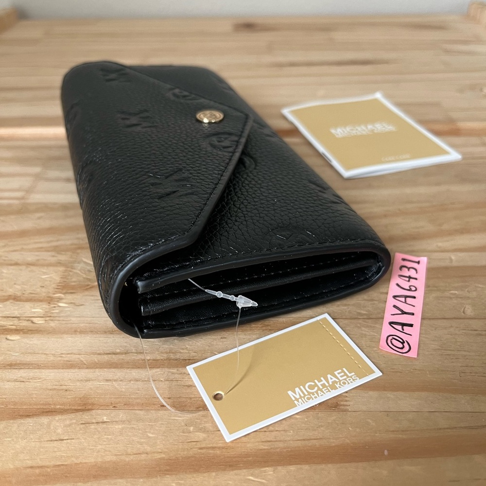 Michael Kors Wallet🎈🎈 - Picture 3 of 8